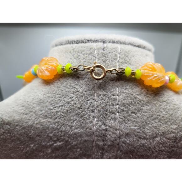 Vintage Floral Bead Necklace 42 in Pastel Lucite Flowers Faux Pearls - Picture 9 of 10